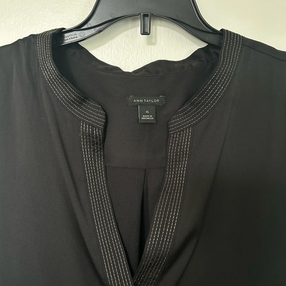 Ann Taylor Black Sleeveless Blouse - Picture 3 of 5